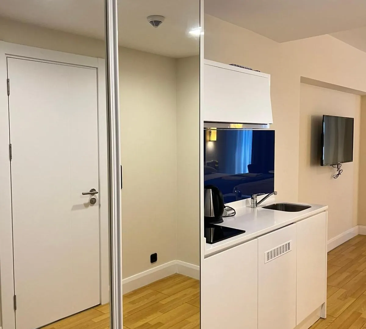 Orbi City Apartments In Block C N8 바투미